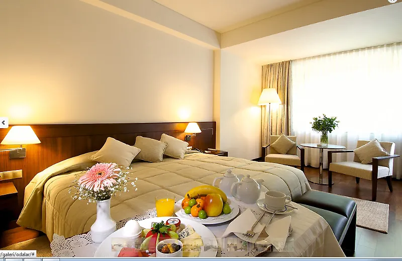 Ontur Izmir Otel 4*,